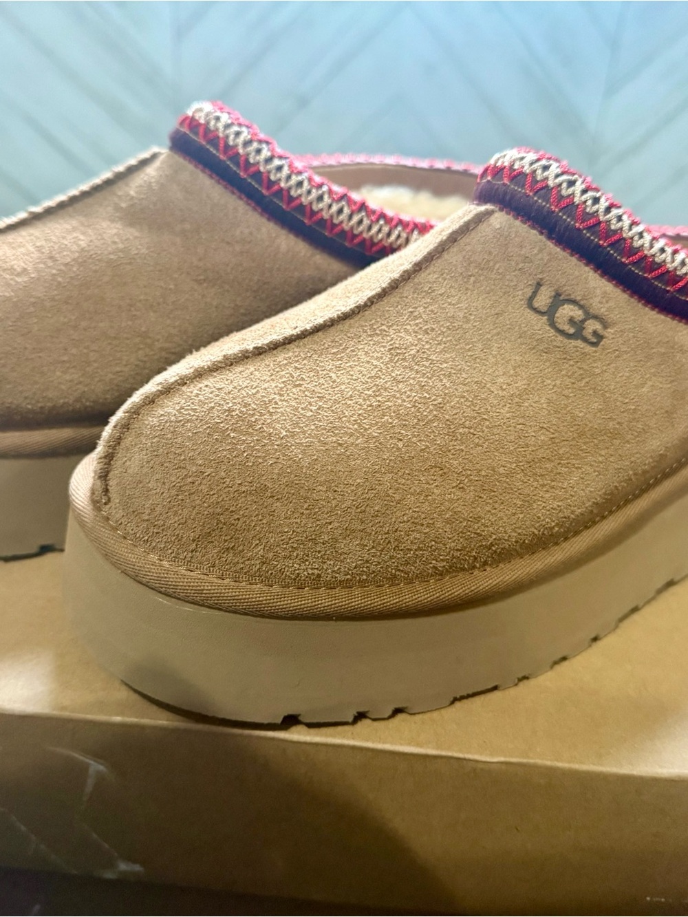 NIB UGG Chestnut Suede Slip-On Platform Slippers with Red Trim